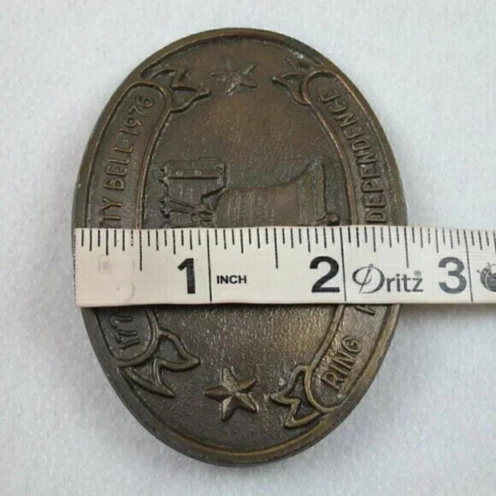 Vintage 1976 Liberty Bell Bicentennial Belt Buckle Patriot Brass tone Metal Oval - Picture 7 of 15